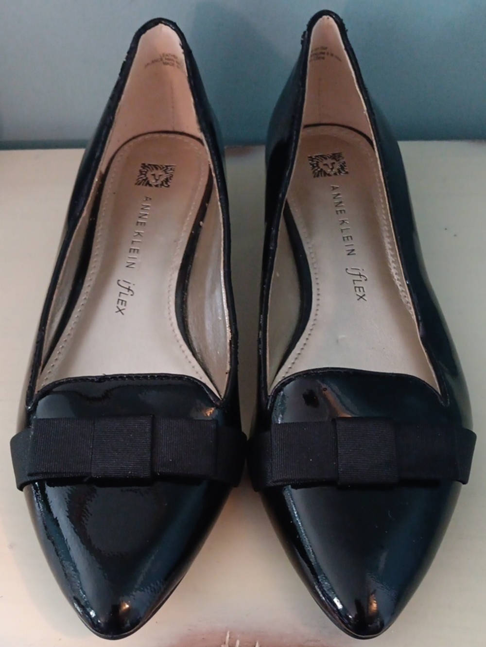 & Anne Klein iFlex Black Patent Leather Pointed-Toe Flats with Ribbon Bow Detail